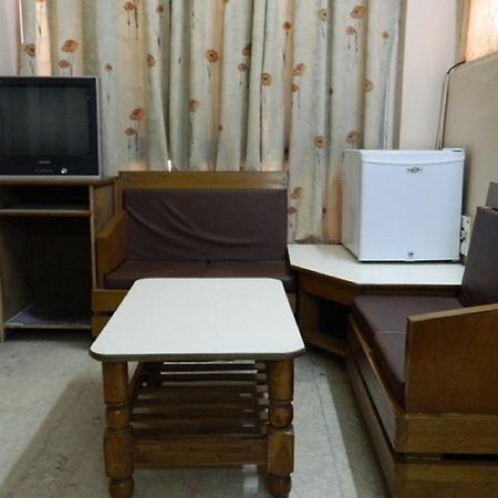Viraaj Guest House Noida Buitenkant foto