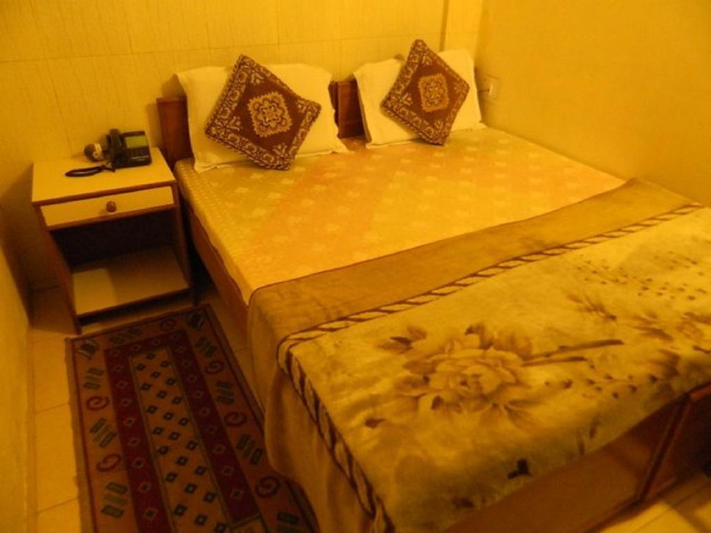 Viraaj Guest House Noida Buitenkant foto